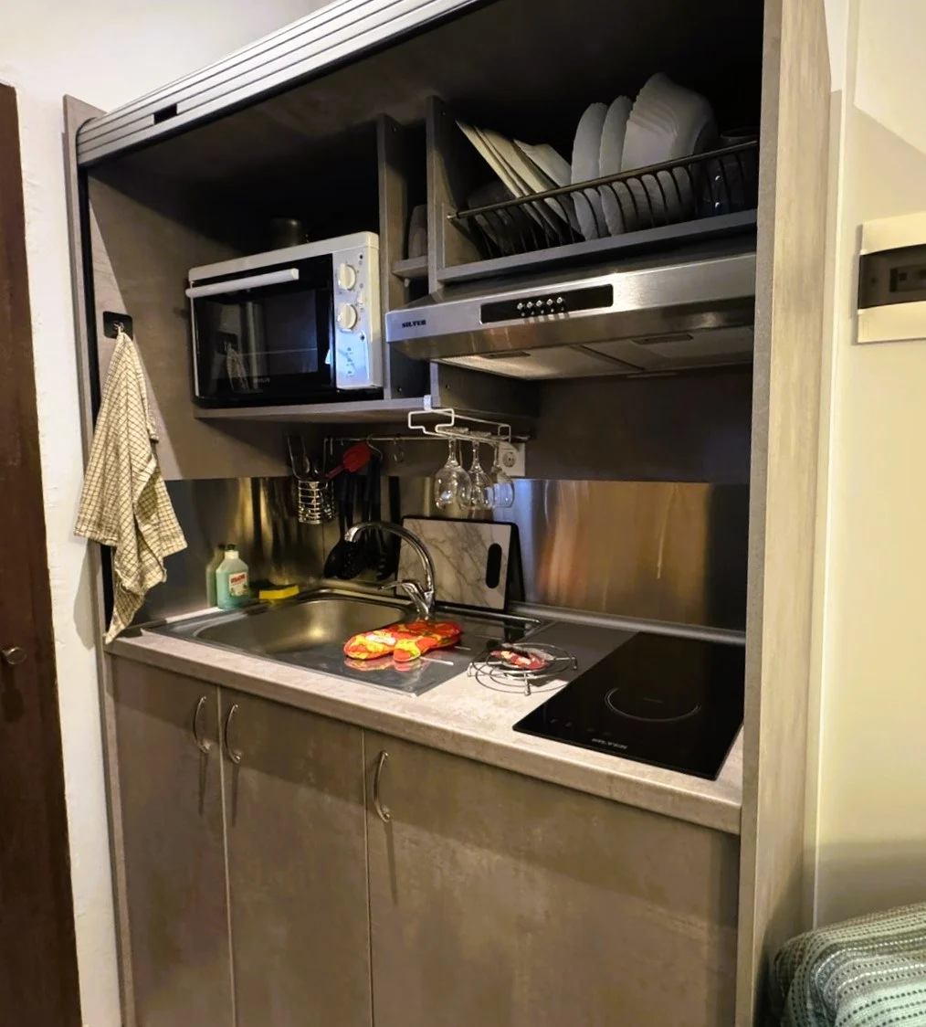 Equipped kitchenette